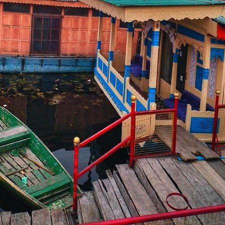 Lala Rukh Group Of Houseboats Hotel ศรีนาการ์ ภายนอก รูปภาพ