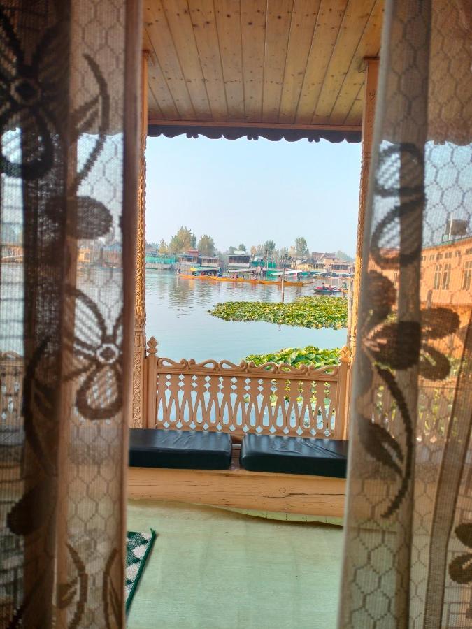 Lala Rukh Group Of Houseboats Hotel ศรีนาการ์ ภายนอก รูปภาพ