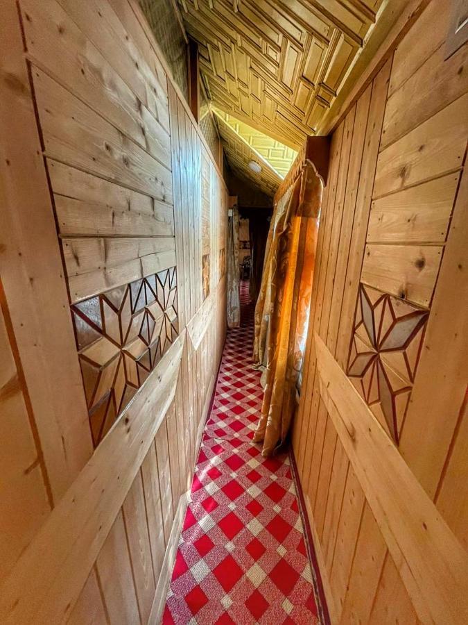 Lala Rukh Group Of Houseboats Hotel ศรีนาการ์ ภายนอก รูปภาพ