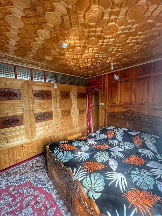 Lala Rukh Group Of Houseboats Hotel ศรีนาการ์ ภายนอก รูปภาพ