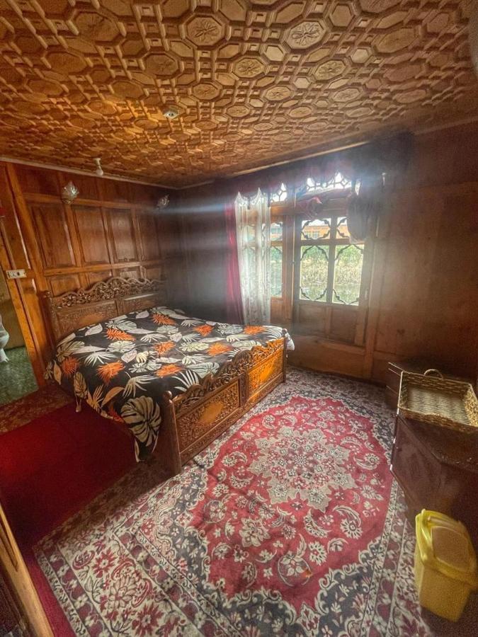 Lala Rukh Group Of Houseboats Hotel ศรีนาการ์ ภายนอก รูปภาพ