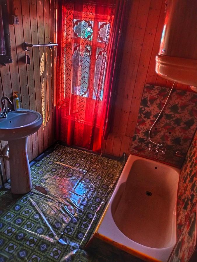 Lala Rukh Group Of Houseboats Hotel ศรีนาการ์ ภายนอก รูปภาพ