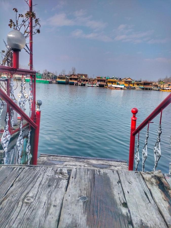 Lala Rukh Group Of Houseboats Hotel ศรีนาการ์ ภายนอก รูปภาพ
