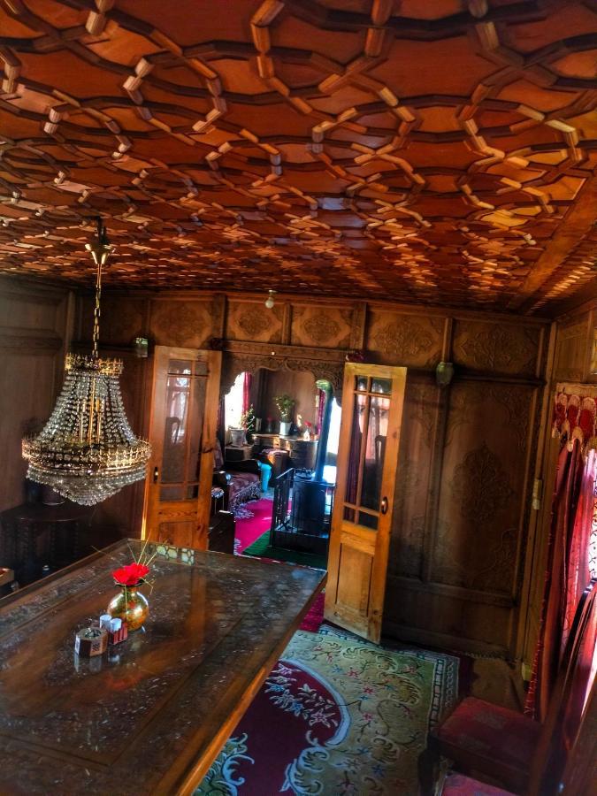 Lala Rukh Group Of Houseboats Hotel ศรีนาการ์ ภายนอก รูปภาพ