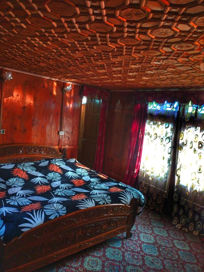 Lala Rukh Group Of Houseboats Hotel ศรีนาการ์ ภายนอก รูปภาพ