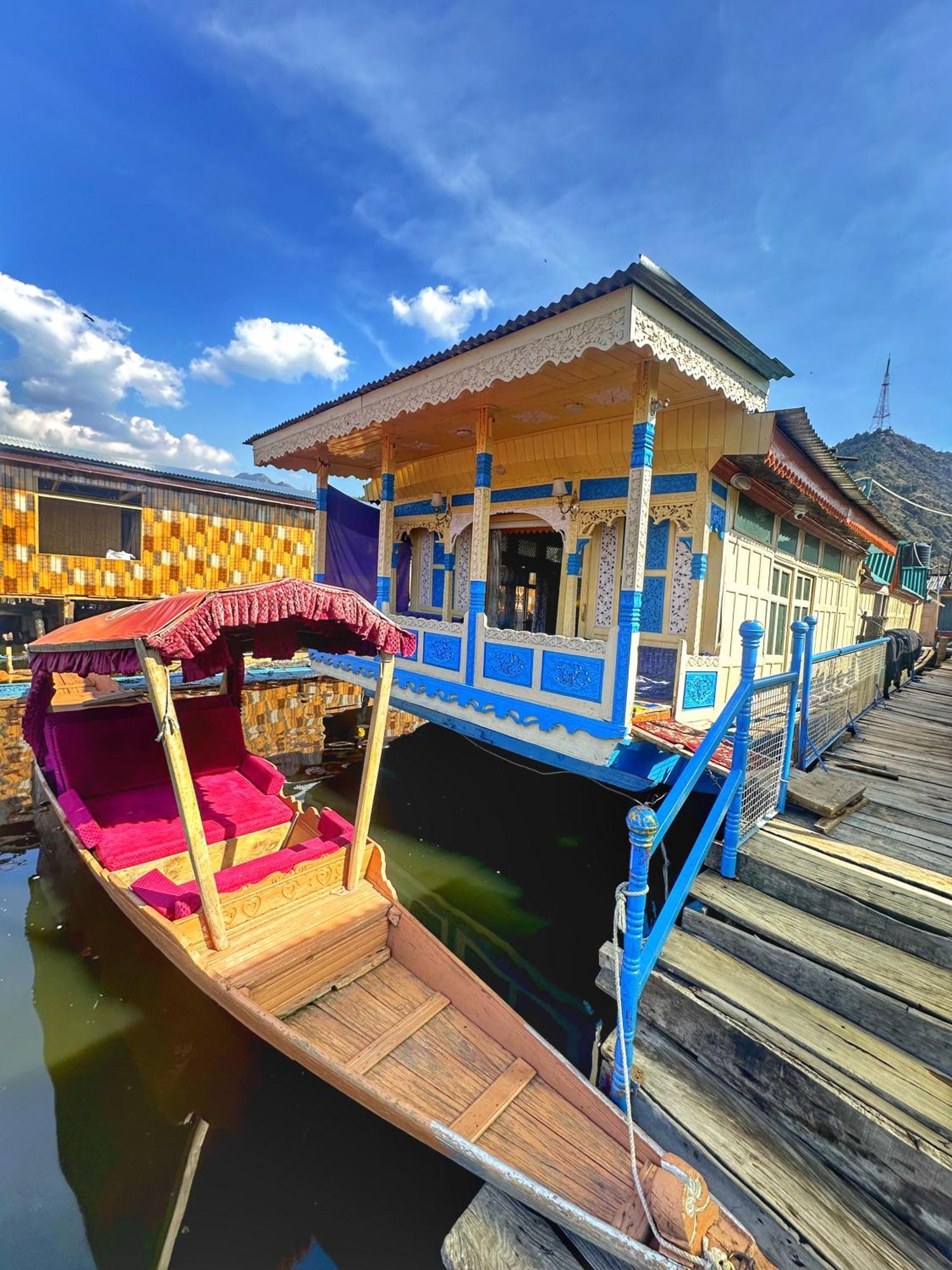 Lala Rukh Group Of Houseboats Hotel ศรีนาการ์ ภายนอก รูปภาพ