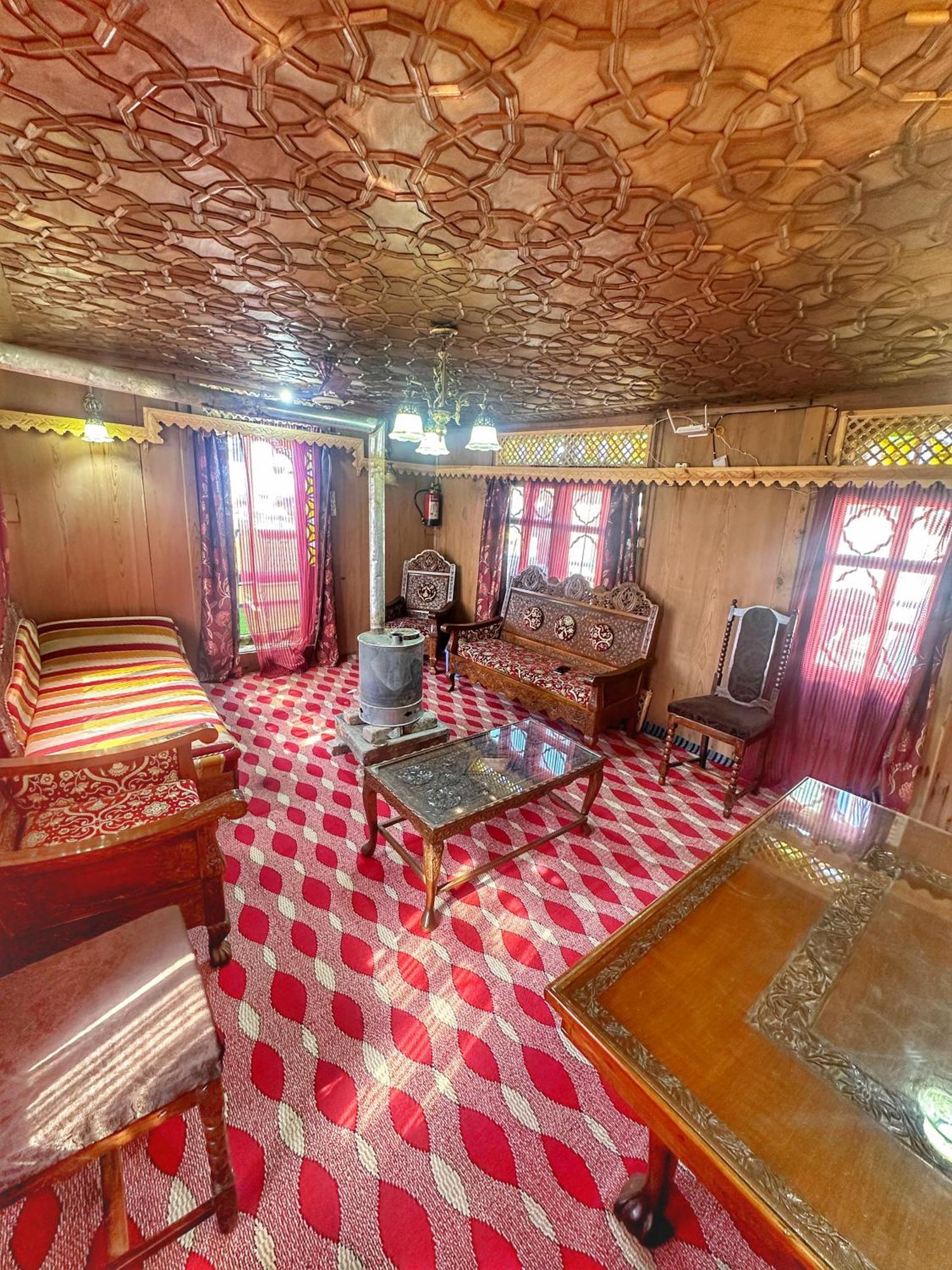 Lala Rukh Group Of Houseboats Hotel ศรีนาการ์ ภายนอก รูปภาพ